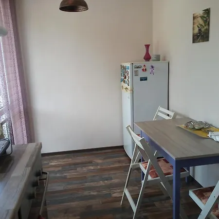 Apartamento мезонет мени - две спални и две бани